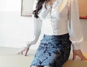 Feilin嗲囡囡 - 衣柜里是不是藏了很多黑白灰的衣服?SiByl李思宁的秘书美图像在挑战我们的审美底线。