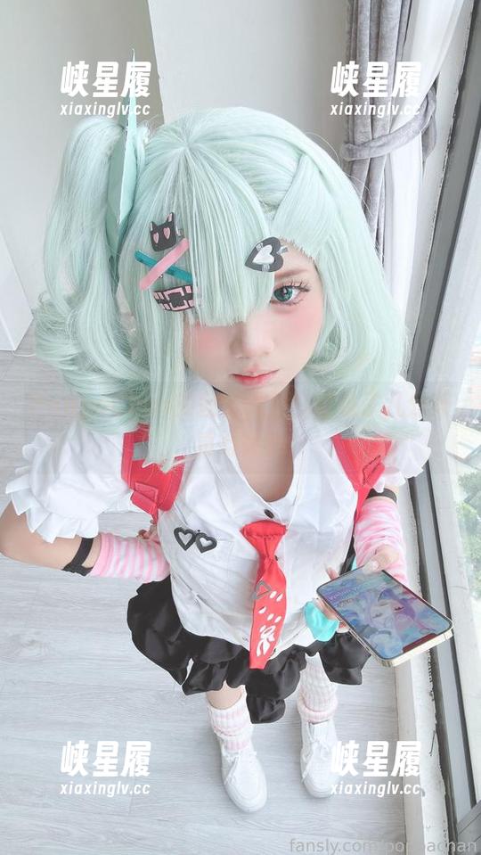 PoppaChan的教室图集，记录了几分天真与微妙