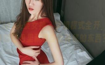 TouTiao头条女神 - 学姐模式全开，李丽莎的图包里藏着些啥神秘的东西？