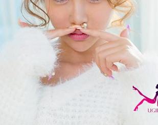 UGirls尤果网 - 李凌子天台在线:你见过在高度和美貌之间切换的本领吗?
