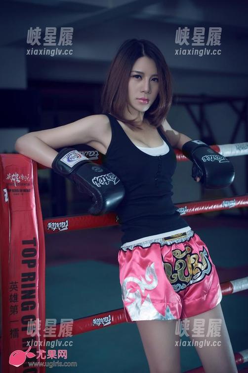 UGirls尤果网 - 在艾霓莎的全套作品里，夏天的色彩开始私奔，太好看了！