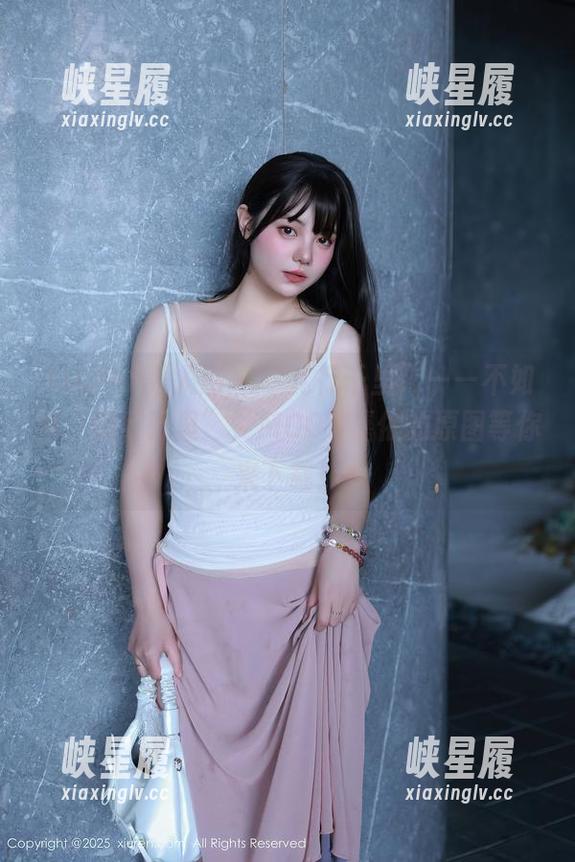 Xiuren秀人网 - “儿行千里”——不如换“腿行万里”，MOON嘉依的原图等你来下载！