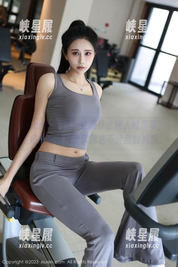 Xiuren秀人网 - 这是什么迷人的吊带，噜噜妞儿的照片里透露着不经意的魅惑。