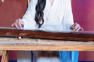 Xiuren秀人网 - 哦,模特悦悦的旗袍配上那张美图,估计人人都想拥有这个图集吧!