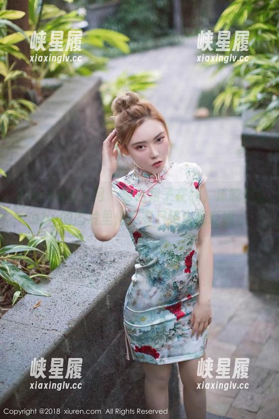 Xiuren秀人网 - 粉色裙子在线，沫晓伊baby的图片里似乎有只猫向我眨眼。