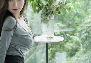 Xiuren秀人网 - 借助皮衣，陈大榕的私拍正准备用自信夺走你的目光！