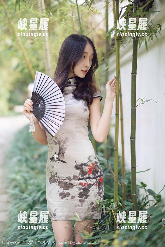 YouMi尤蜜荟 - 学妹写真集精选：不柠bling带你飞跃从课堂到咖啡馆的另一种可能