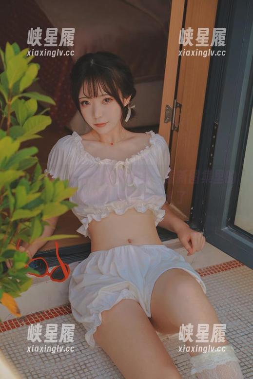 fushii_海堂 fushii_海堂与水的约会,最新图集里的“饮水”时刻太迷人了