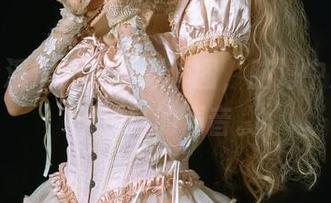 看到云溪溪的水手服套图,脑海中满是海浪拍打的声音。