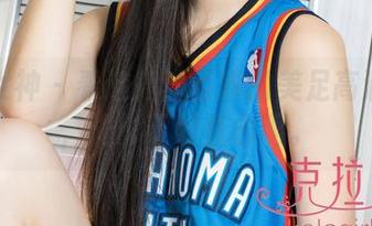克拉女神 - 看这儿!百琳的美足高清资源,光影下好直击啊。