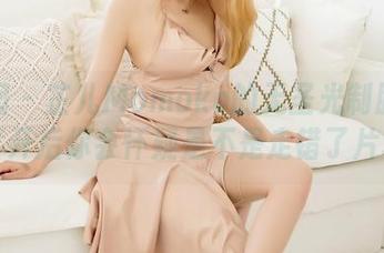 嗲囡囡 - 芷儿Momoko的无圣光制服图片,打开后你会怀疑是不是走错了片场。
