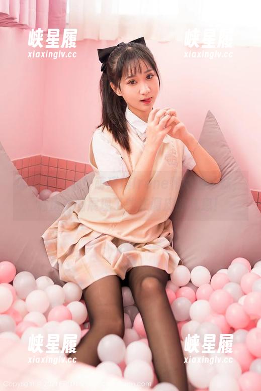 嗲囡囡-萌琪琪Irene 嗲囡囡 - 看!萌琪琪Irene和她的学妹,私房美图展现了些许调皮的气息!