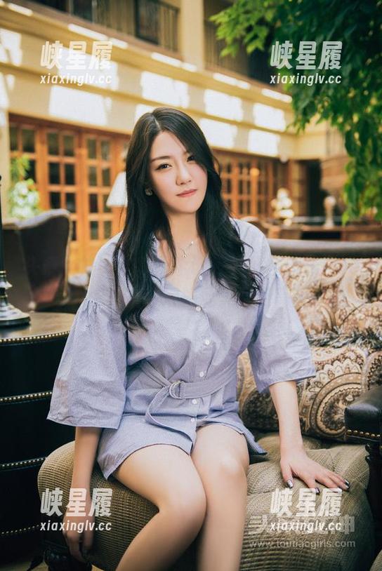 头条女神 - 这真是个谜，为什么丝袜在JennyR身上变得如此美丽和高清？