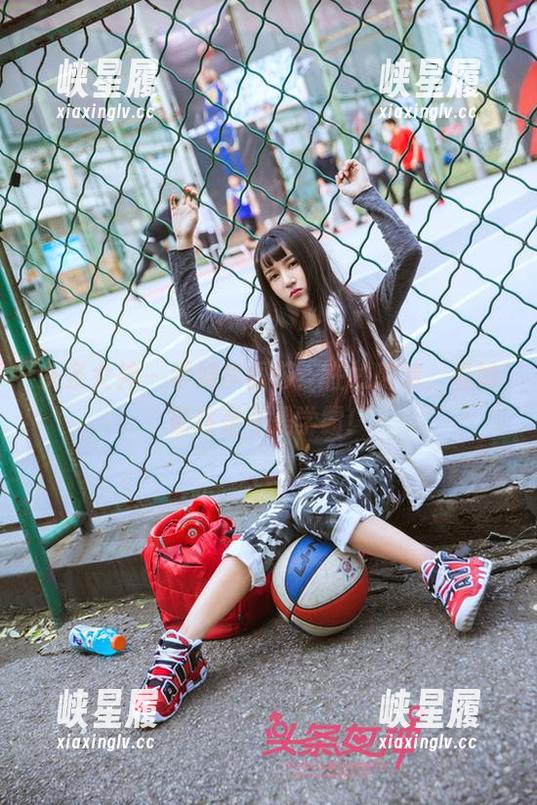 头条女神 - 学妹李丽莎：在线高清，看她最终是不是学霸！
