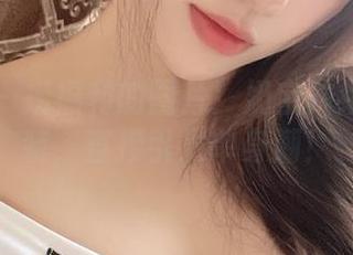 微密圈 - 捞福利的图片!奶宝妹纸的职业装,直接引发单身潮!