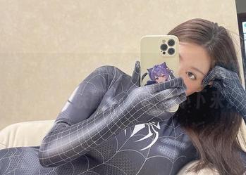 微密圈 - 新鲜出炉的奶宝妹纸制服图片,让我浮想联翩,根本停不下来。