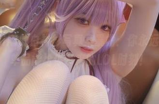 安食Ajiki的白衬衫写真集暴露:你永远想不到单品能给你带来的LOL时刻!
