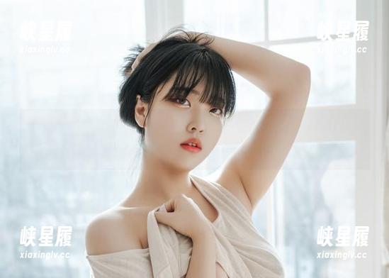 看宋哈娜(송하나)的Bimilstory，原图跟画报一样魔性！这是让我买纸的节奏嘛！
