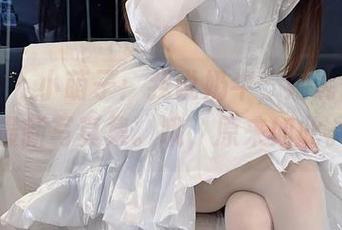 微密圈 - 小萌子:我说奶牛,她说是我的最新写真集。哦,原来如此。