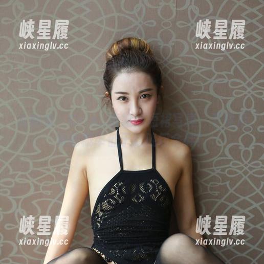 尤物馆 - Cris_卓娅祺短裙写真：下载后悔的概率低于吃晚饭会胖！