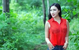 推女郎 - 私房美图里的Yu佳妮,有种让人心神荡漾的圣诞魅力