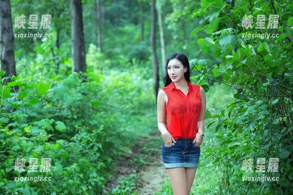 推女郎 - 私房美图里的Yu佳妮，有种让人心神荡漾的圣诞魅力