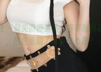 星颜社 - 鼻尖微微发热,黄寒娜网袜写真,图包里藏了多少小心思?