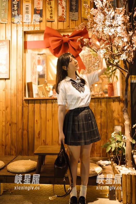 是一只废喵了的制服日记，这次写真集更新，让我惊讶也颇为无奈...