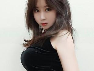 是依酱呀的黑色写真，在线引发我的各种瞎想。