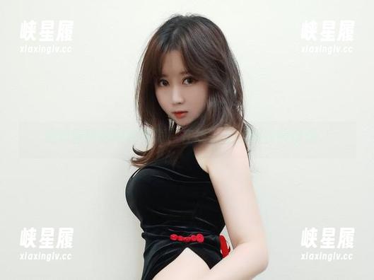 是依酱呀的黑色写真，在线引发我的各种瞎想。