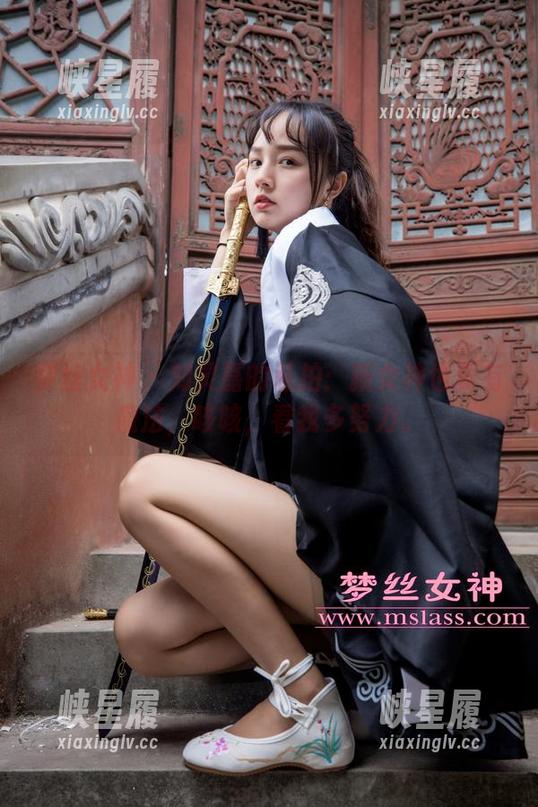 梦丝女神 - 刘灵嘉的私拍：新女神也要有魔法，咳咳，看我多努力。