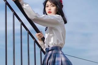 户外黑长服-梨瑾瑾:在线感受她“连衣裙”的自由与优雅,果然不是我想象的那样简单!