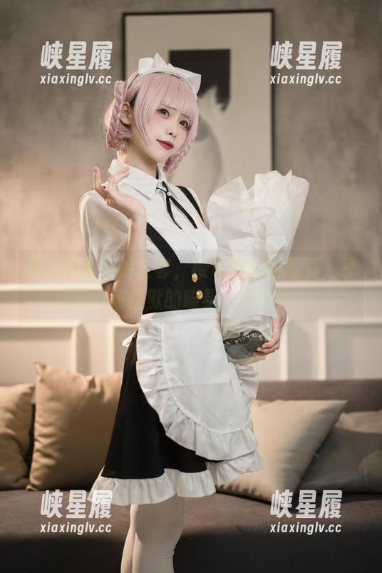 黑猫针织衫的全套，樱岛嗷一的写真，犹如一场静默的喵星人音乐会。