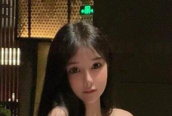微密圈 - 沈汝凡超哇塞的红裙红到发紫，来看看这免费的图册。