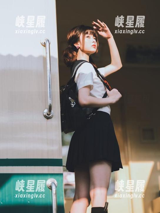 河豚抚子的居家少女图包，每一张都能用来逗乐