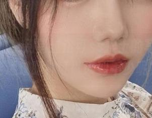 走过路过,别错过洛可ss护士的写真,可能透过眼神可以读到不少呢?