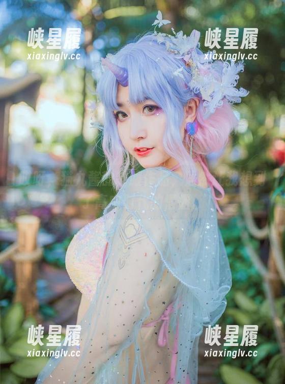 哎呀，猫九酱的制服作品，居然让我想到了高中时代的懵懂。