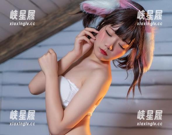 网盘里的“王胖胖u”与旗袍，这组合太魔性了吧。