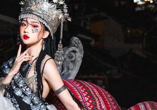 瓦斯塔亚小龙虾在线图集:每一件白裙都想塞进冰箱存起来!