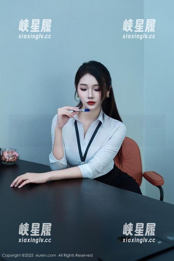 秀人网 - 史雨姐姐的最新资源：飞机上的小秘密？
