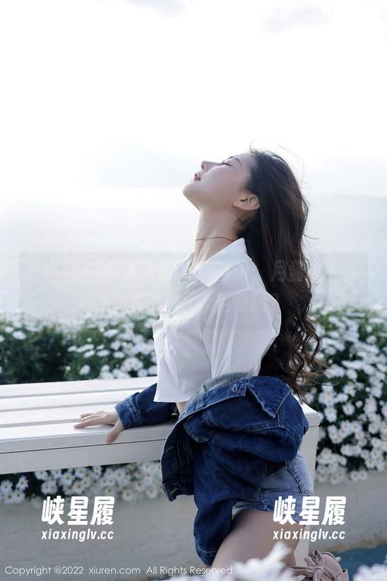 秀人网 - 一次性的高清图包，月酱儿在浴缸炫技，不看后悔吗？