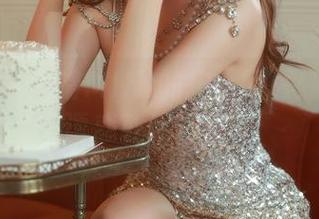 秀人网 - 肉晴MINI的护士写真:责任与诱惑就这样交互