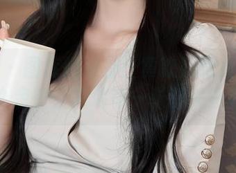 秀人网 - 图库快来看!黄歆苑跟女王的关系那么亲密,高清每一张都关注到位!