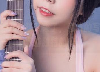 哦,自闭颜球球又来了,透明的写真合集里藏着独特的光。