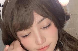 芊川一笑MNK的双马尾写真，一不小心又掉进萌圈里。