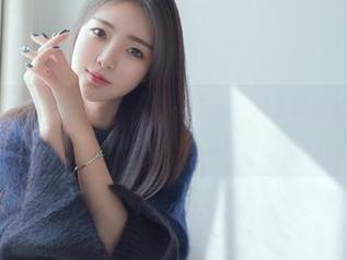 花漾show - 当余馨妍在线和自己对话,双人美图的沙雕时刻你一定不能错过!
