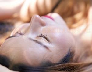 蜜桃社 - 美图里的许思铭,短裤竟然让人觉得有一丝忧伤?那是我心虚吗?