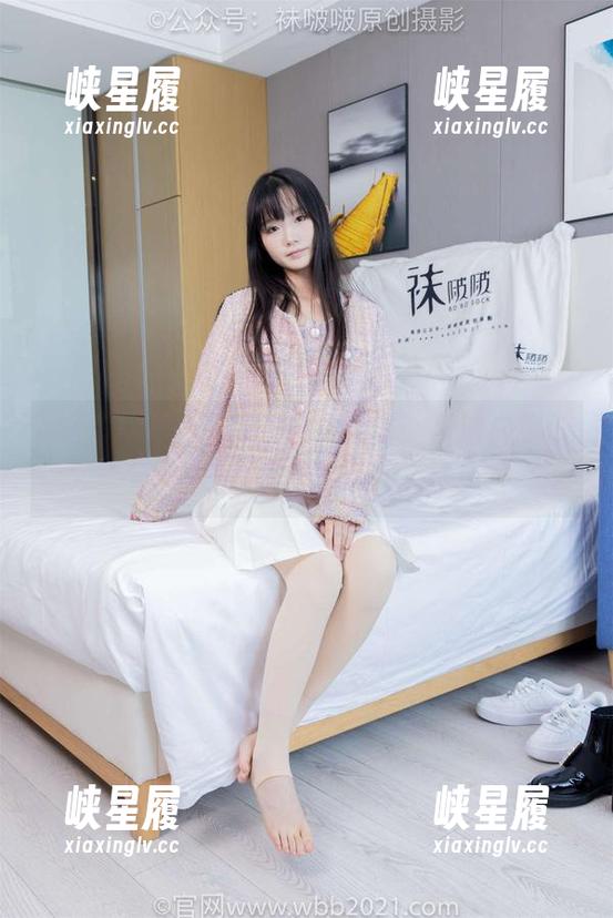 袜啵啵 - 熊熊白色棉袜特辑：从洁白到肮脏，免费写真，尽在掌握！