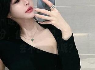 微密圈 - 哇，最新金希儿白色美图，美得恰如其分，但我也在想，这条白裙子洗了会不会变色呢？