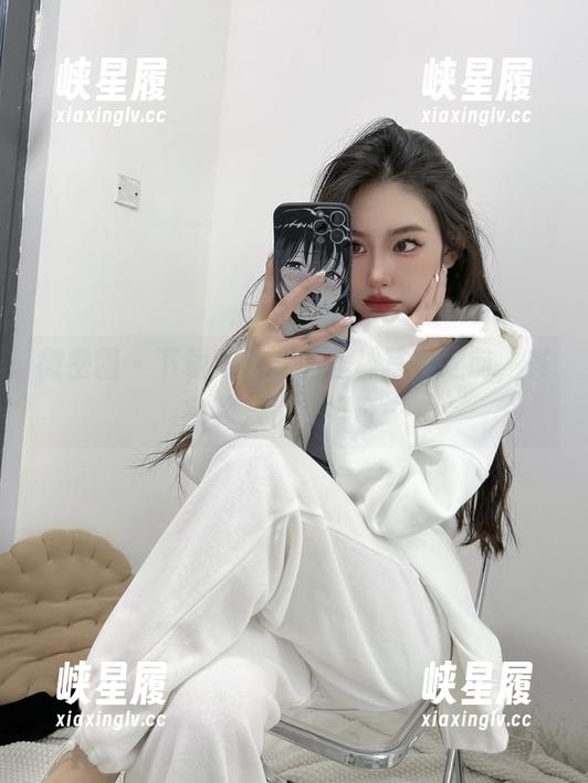 微密圈 - 下载陈佩奇的丝袜写真之前，其实我只是在好奇…